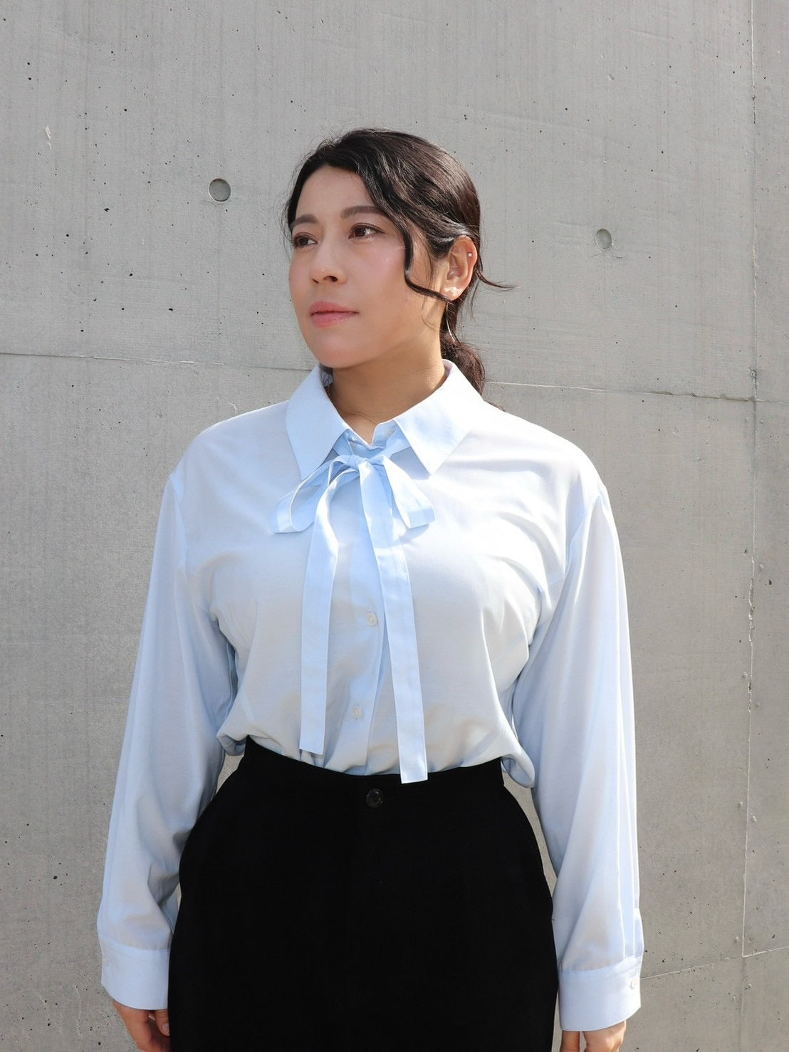 完全予約販売(4/21~4/27) 6中~6末発送予定 リボンタイ付き抜け衿シャツ 13,800円(15,180円税込み)