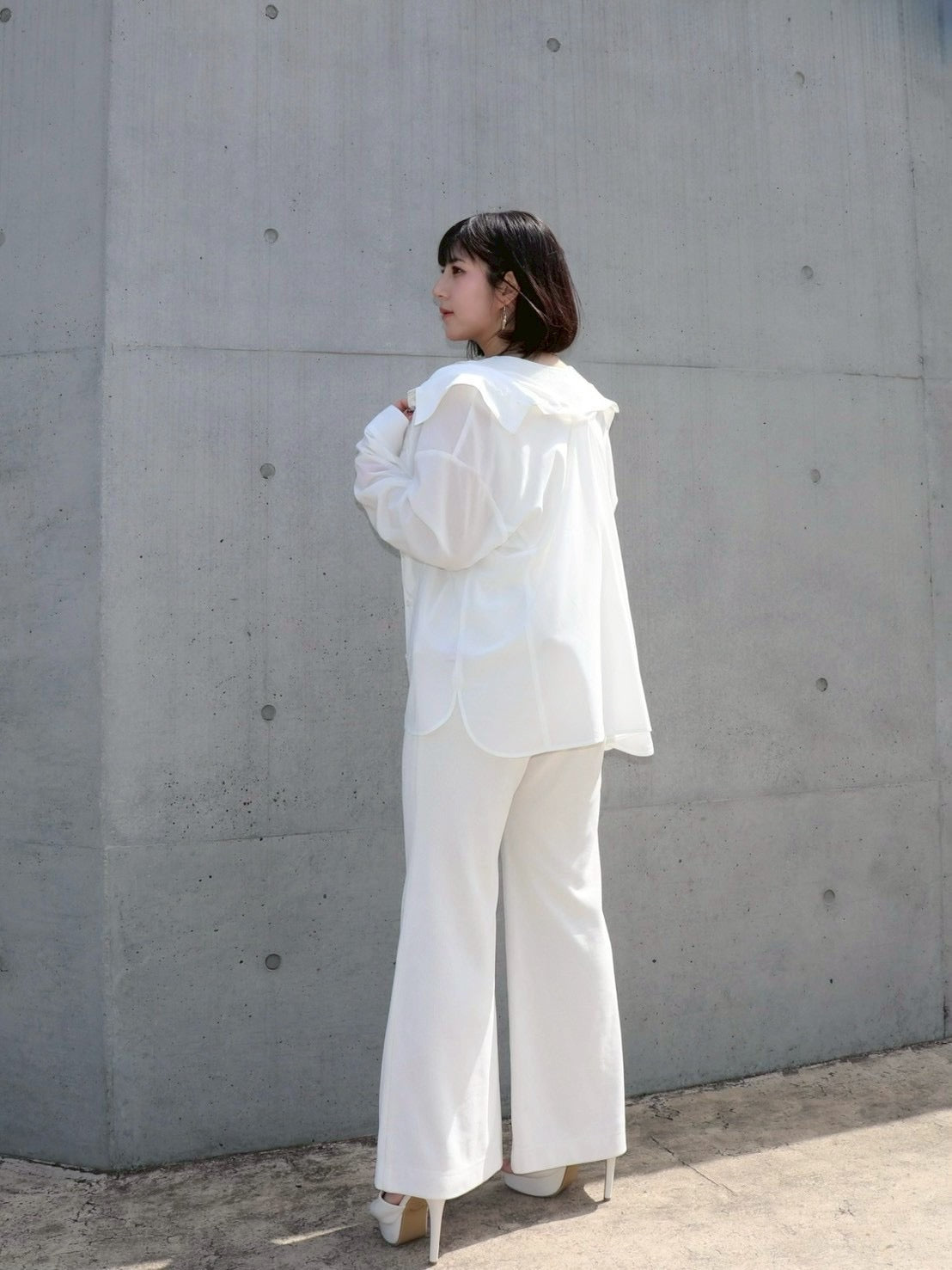 完全予約販売(4/21~4/27) 6中~6末発送予定 リボンタイ付き抜け衿シャツ 13,800円(15,180円税込み)