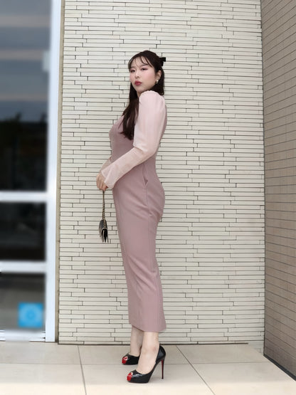 完全予約販売(4/21~4/29)   6中～６末発送予定　デコルテシアーカットソーワンピース　29,000円（319,00税込み）