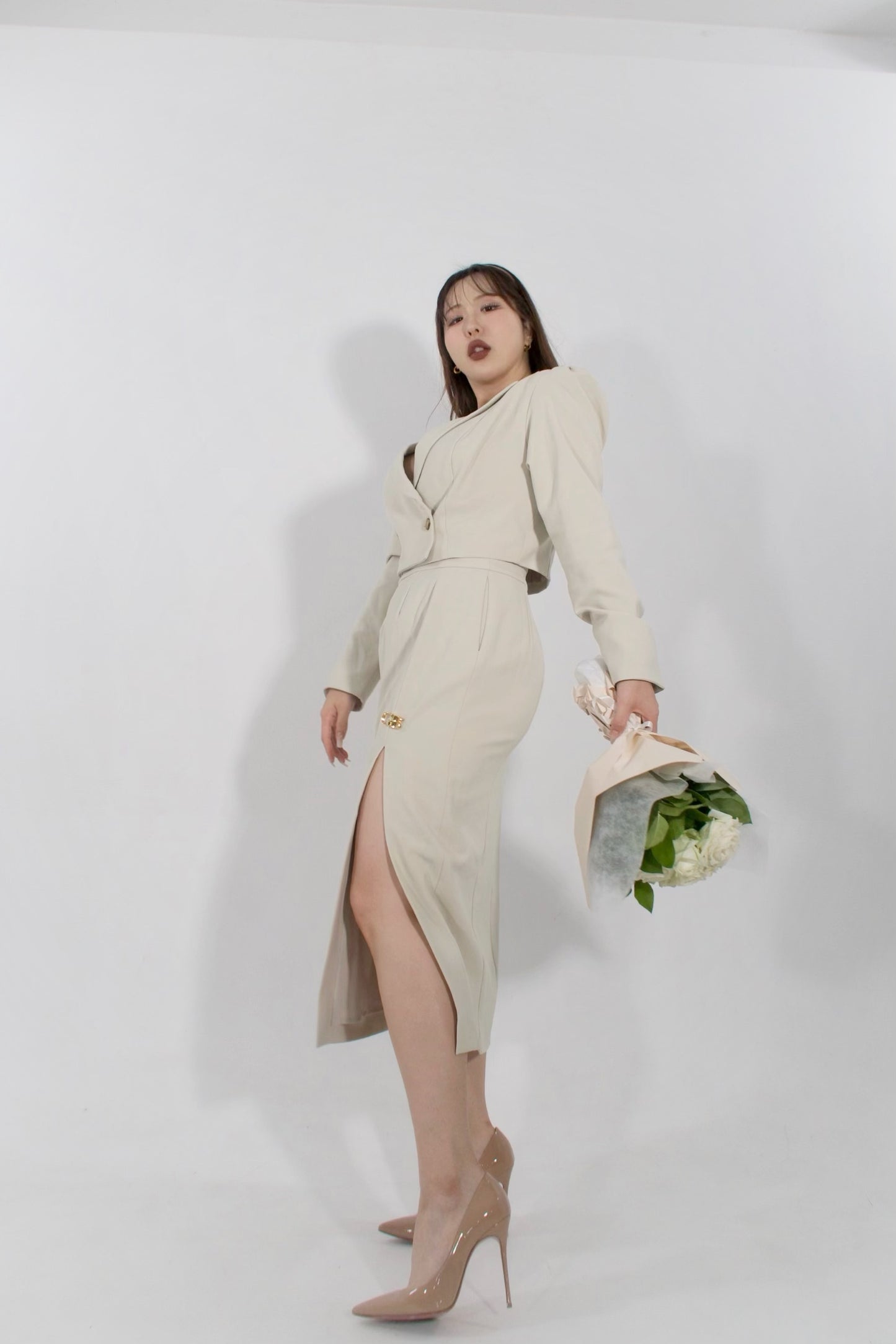 イタリア糸使用　スリットデザインコクーンスカート　24,000円（26,400税込み）