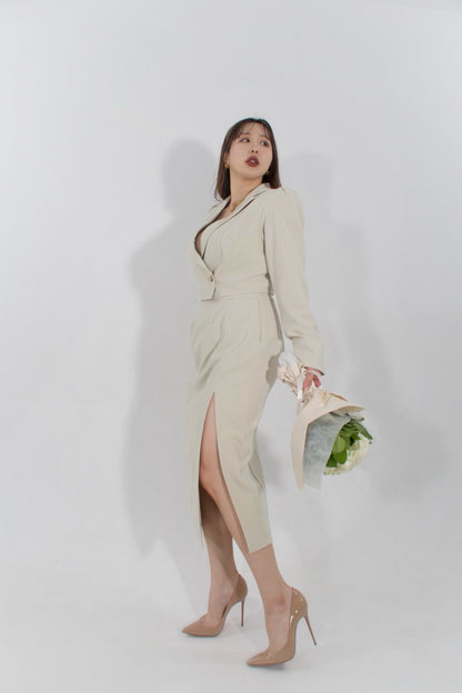 イタリア糸使用　スリットデザインコクーンスカート　24,000円（26,400税込み）