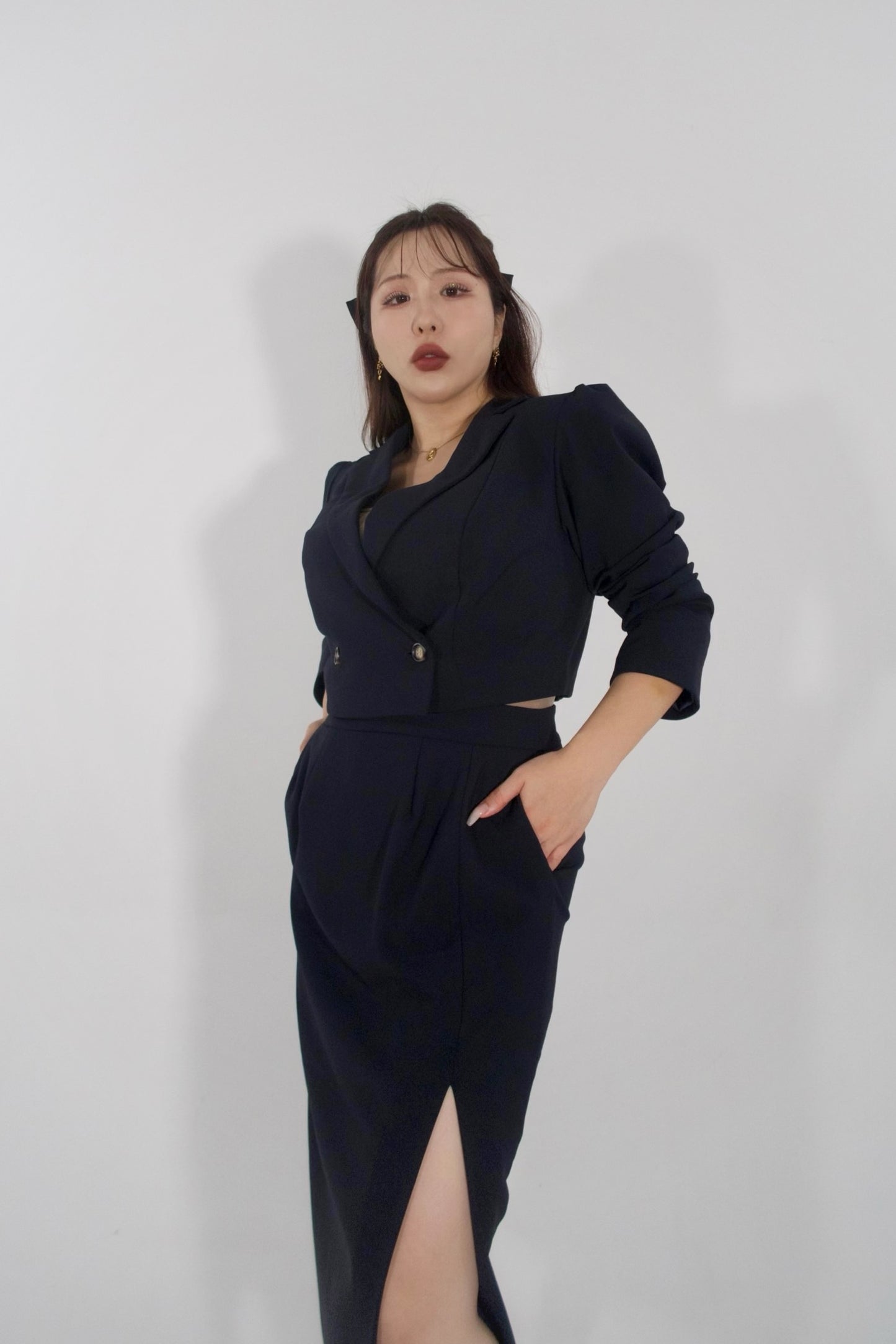 イタリア糸使用　スリットデザインコクーンスカート　24,000円（26,400税込み）