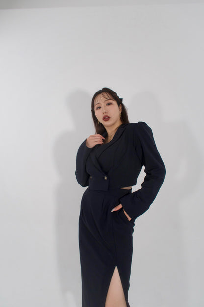 イタリア糸使用　スリットデザインコクーンスカート　24,000円（26,400税込み）